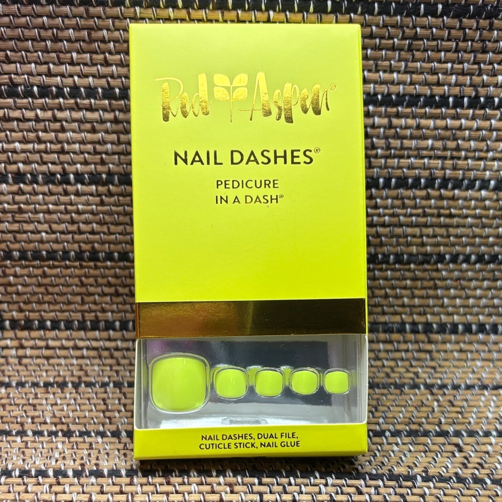Red Aspen Nail Dashes Pedicure Set- Weekend in Cairo